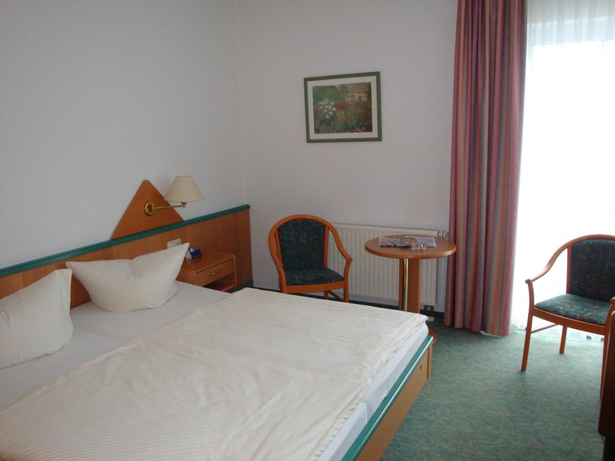 Hotel Friesen Werdau Bagian luar foto