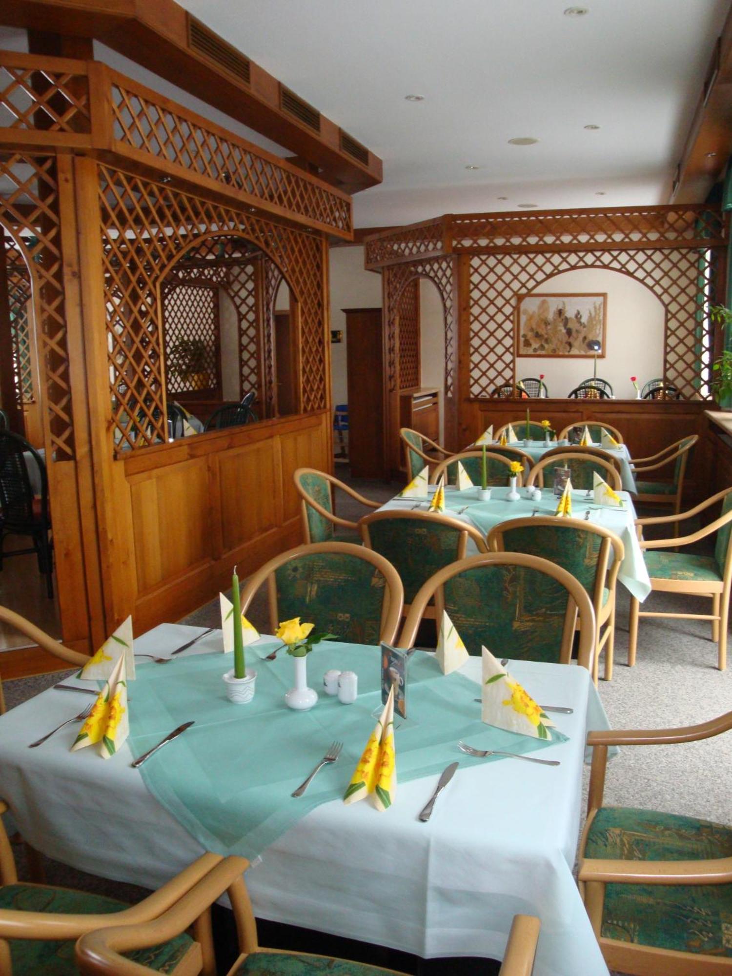 Hotel Friesen Werdau Bagian luar foto