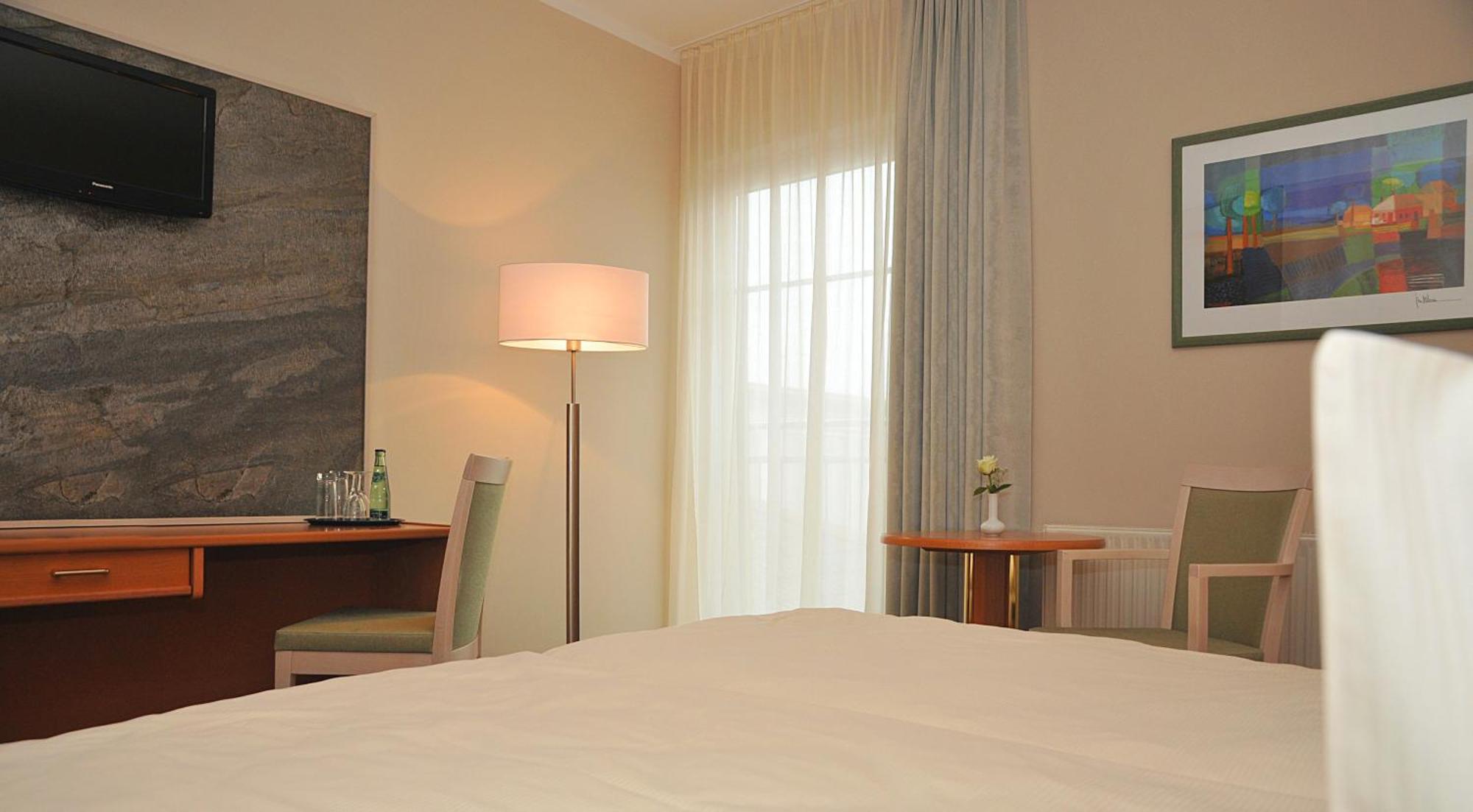 Hotel Friesen Werdau Bagian luar foto