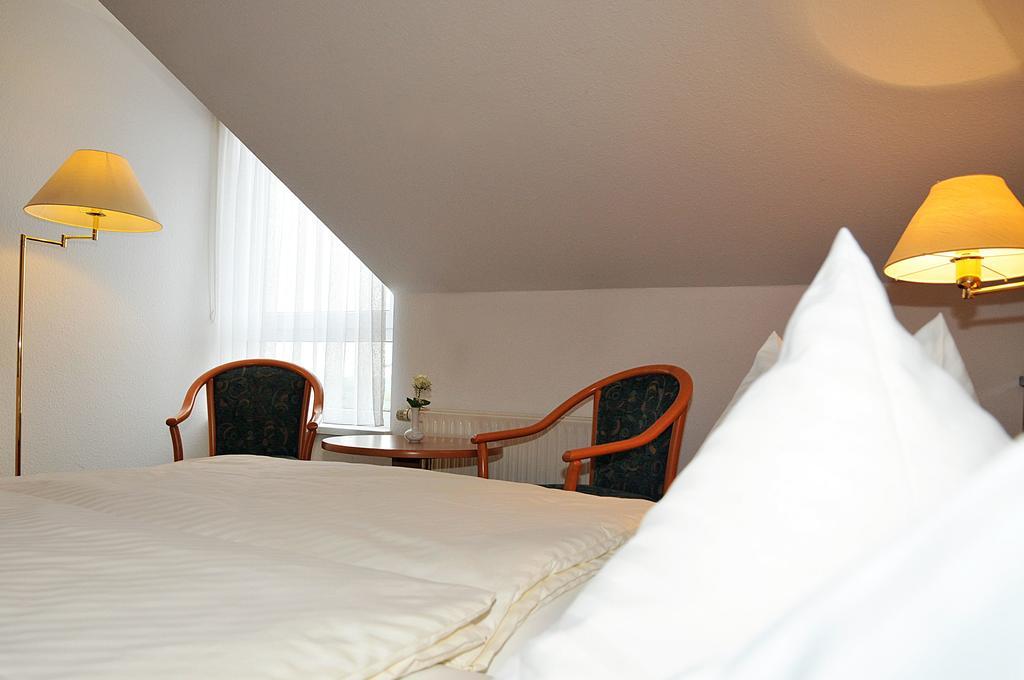 Hotel Friesen Werdau Bagian luar foto