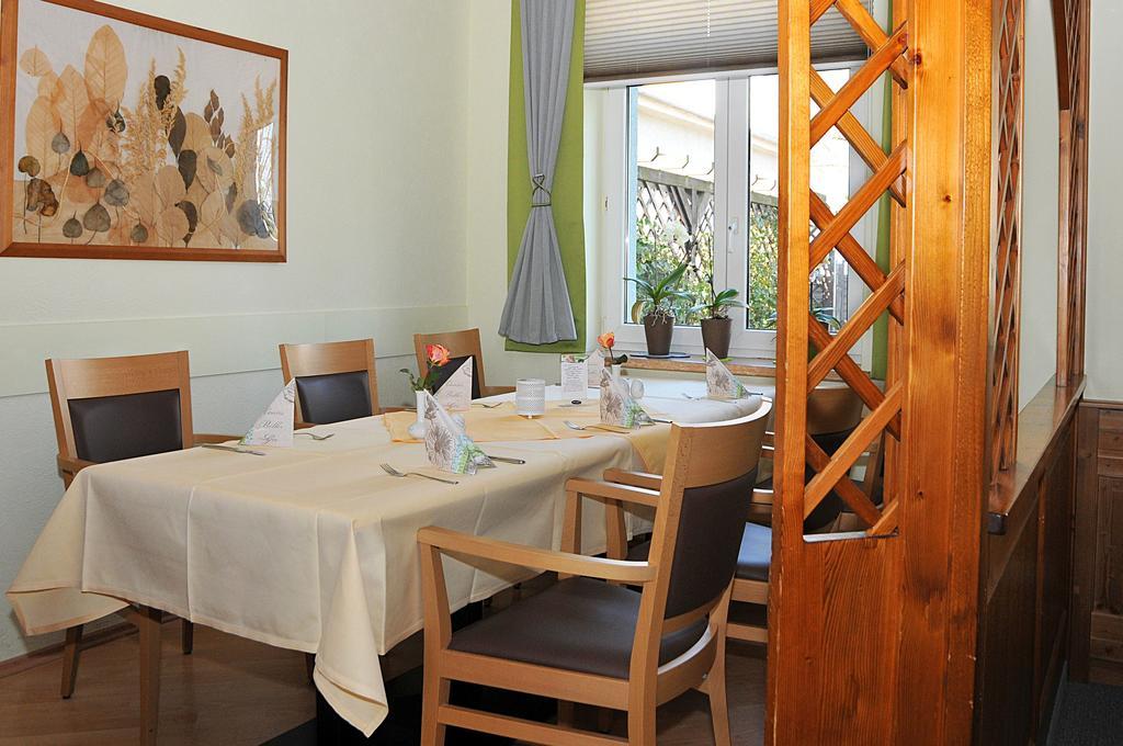 Hotel Friesen Werdau Bagian luar foto