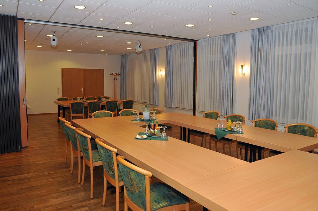 Hotel Friesen Werdau Bagian luar foto