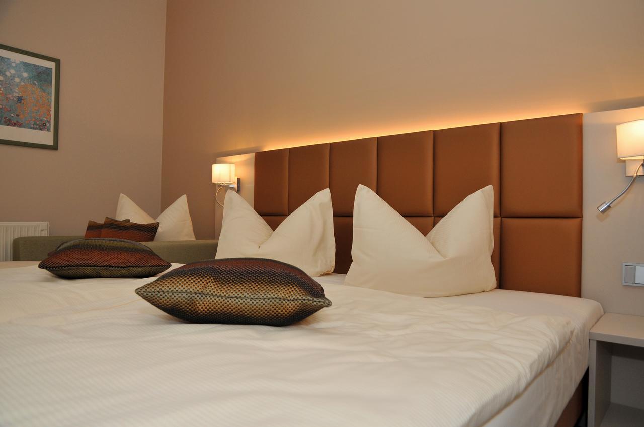 Hotel Friesen Werdau Bagian luar foto